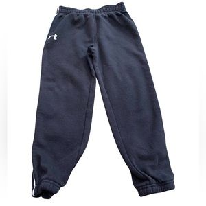 Boy’s Under Armour sweatpants. Child size 6